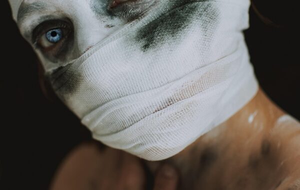 découvrez la beauté mystérieuse des yeux bleus, symbole de fraîcheur et de profondeur.